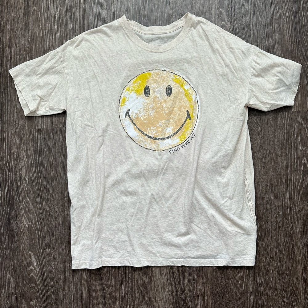 Oversized graphic tee